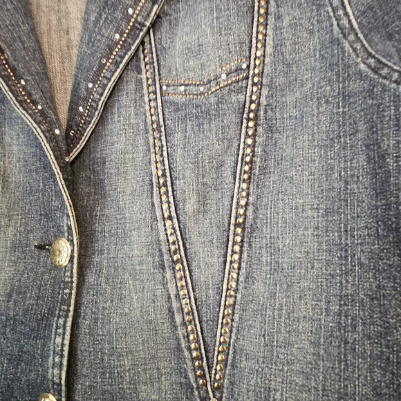 Classic Blue Denim Jacket - Picture 4 of 5